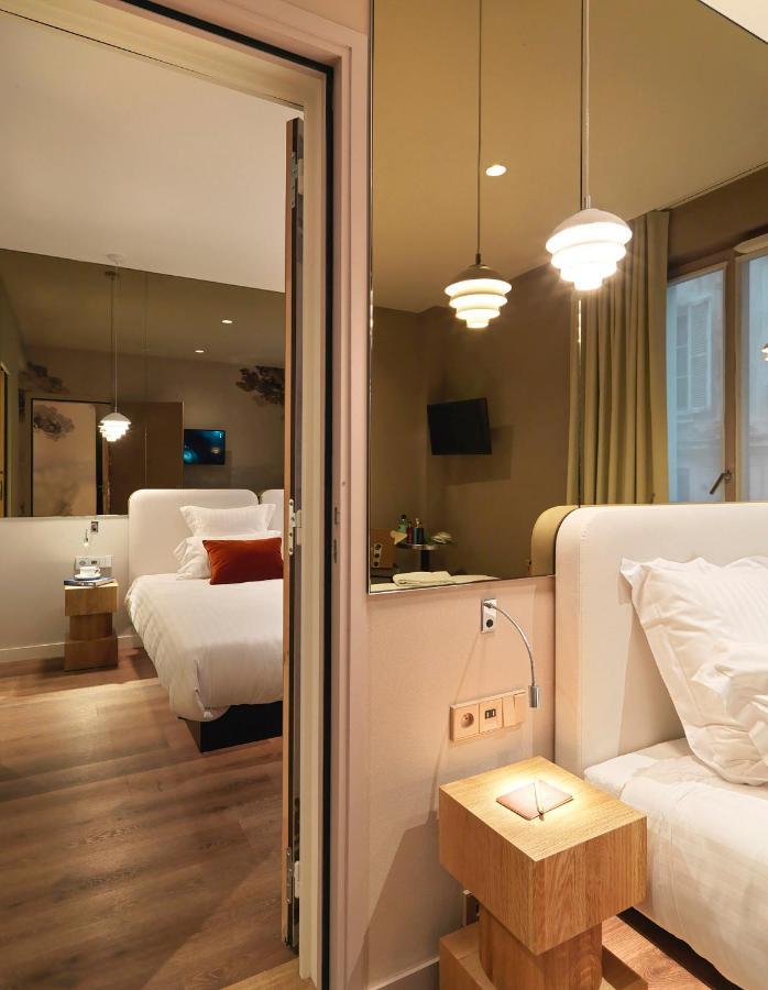 Hotel Le Katorze Parigi